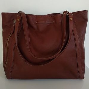 Ugg Brown Leather Shoulder Bag. Like New.